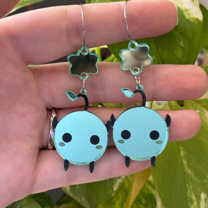 Pendientes acrílicos inspirados en Junimo. Hechos a mano en varios colores. Joyería gamer