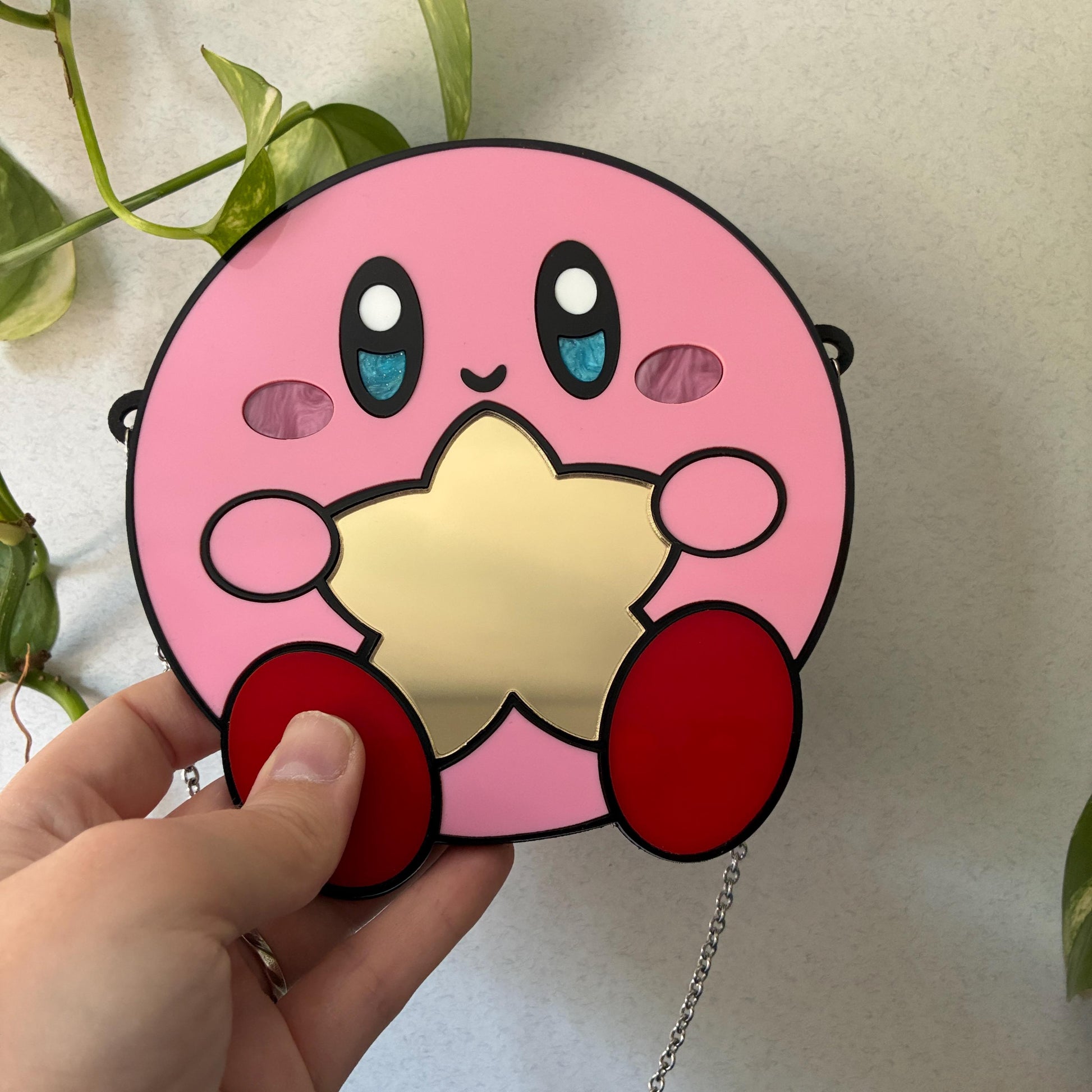 Colgante de pared con espejo inspirado en Kirby. Hecho a mano.