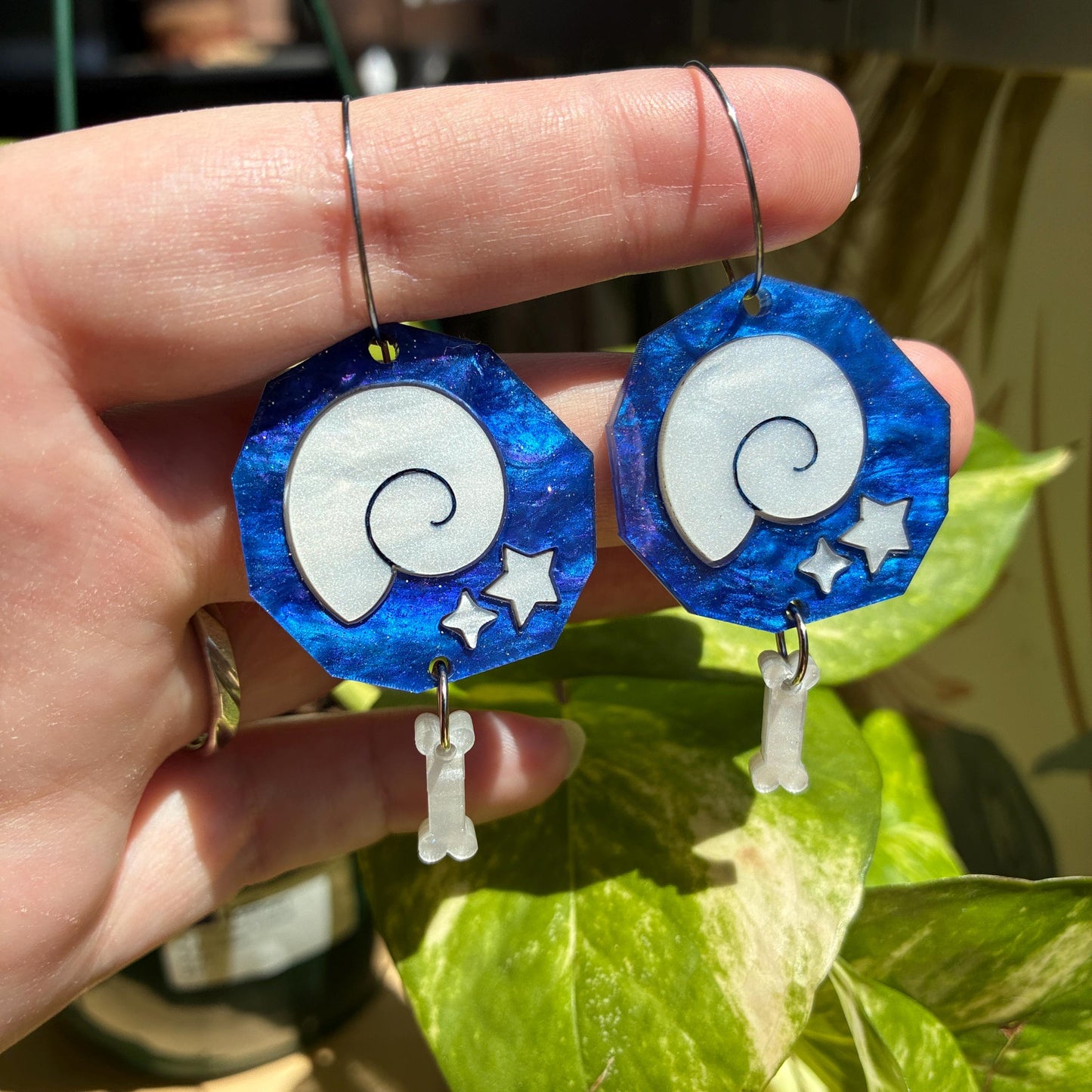 Pendientes con forma de fósil hechos a mano, inspirados en Animal Crossing