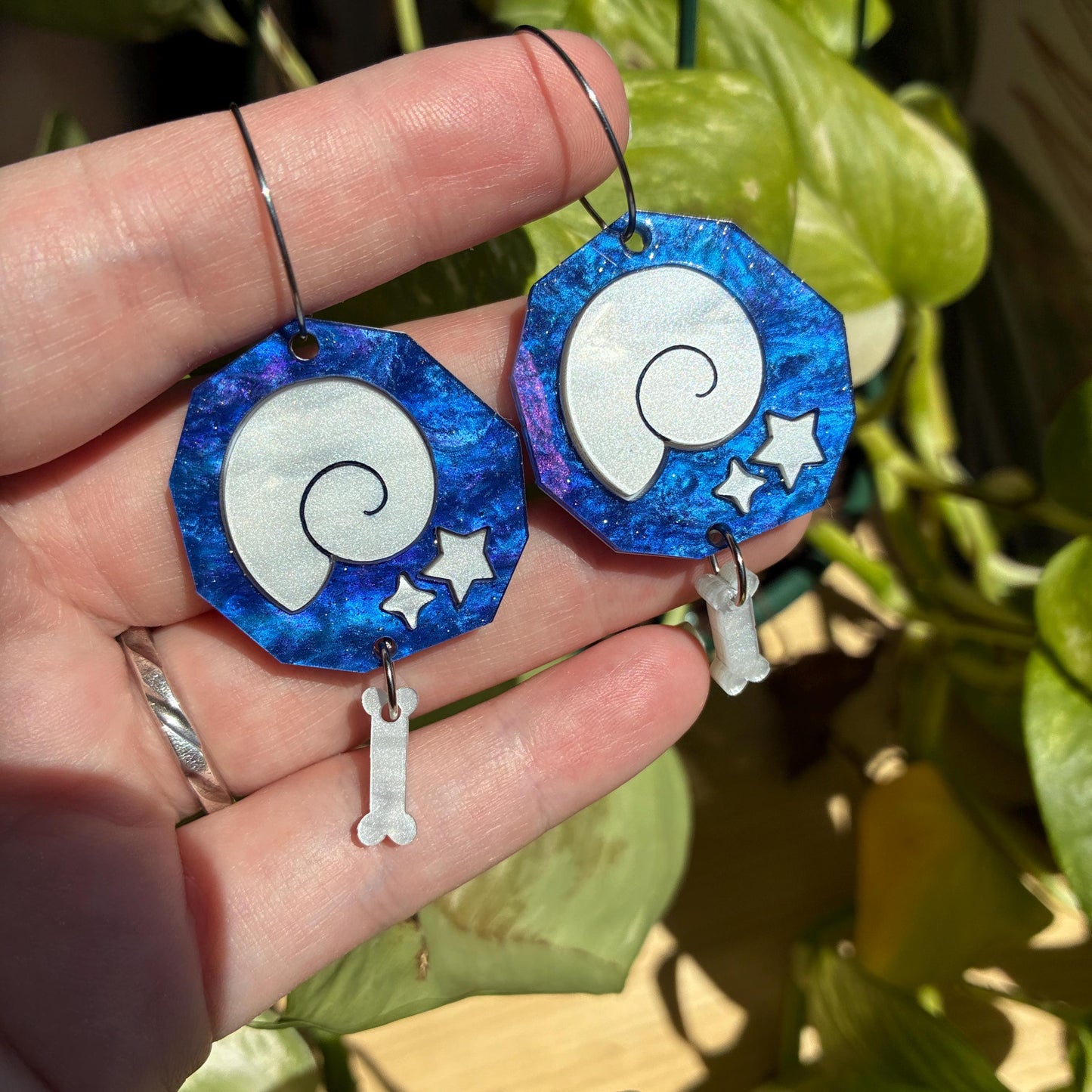 Pendientes con forma de fósil hechos a mano, inspirados en Animal Crossing
