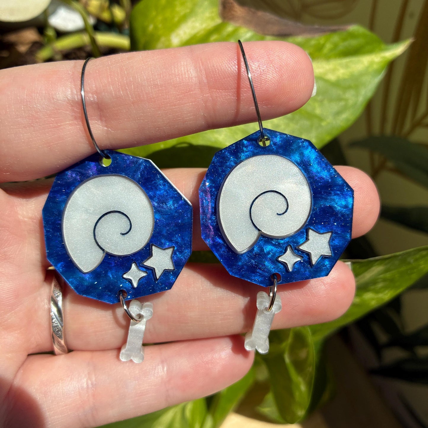 Pendientes con forma de fósil hechos a mano, inspirados en Animal Crossing