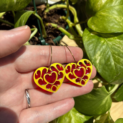Pendientes con forma de corazón inspirados en Zelda. Hechos a mano y muy ligeros.