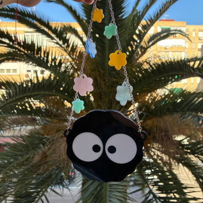 Colgante de pared con forma de bola de hollín inspirado en Susuwatari hecho a mano