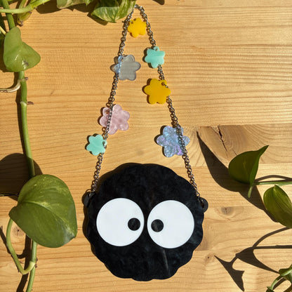 Colgante de pared con forma de bola de hollín inspirado en Susuwatari hecho a mano