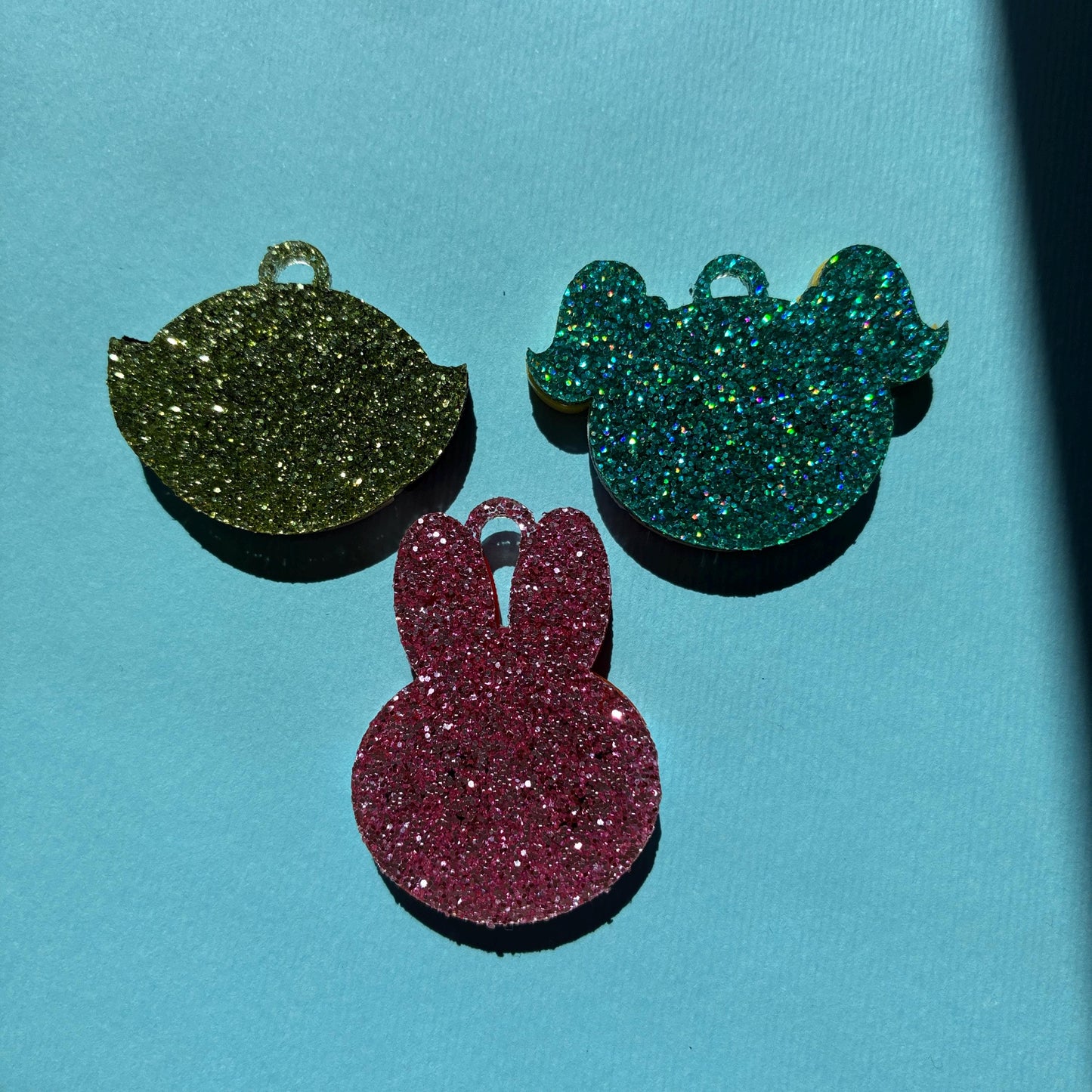 Pendientes fanart de Las Supernenas, hechos a mano y ligeros. Ideal para fans de The Powerpuff Girls. Montados y pintados a mano.