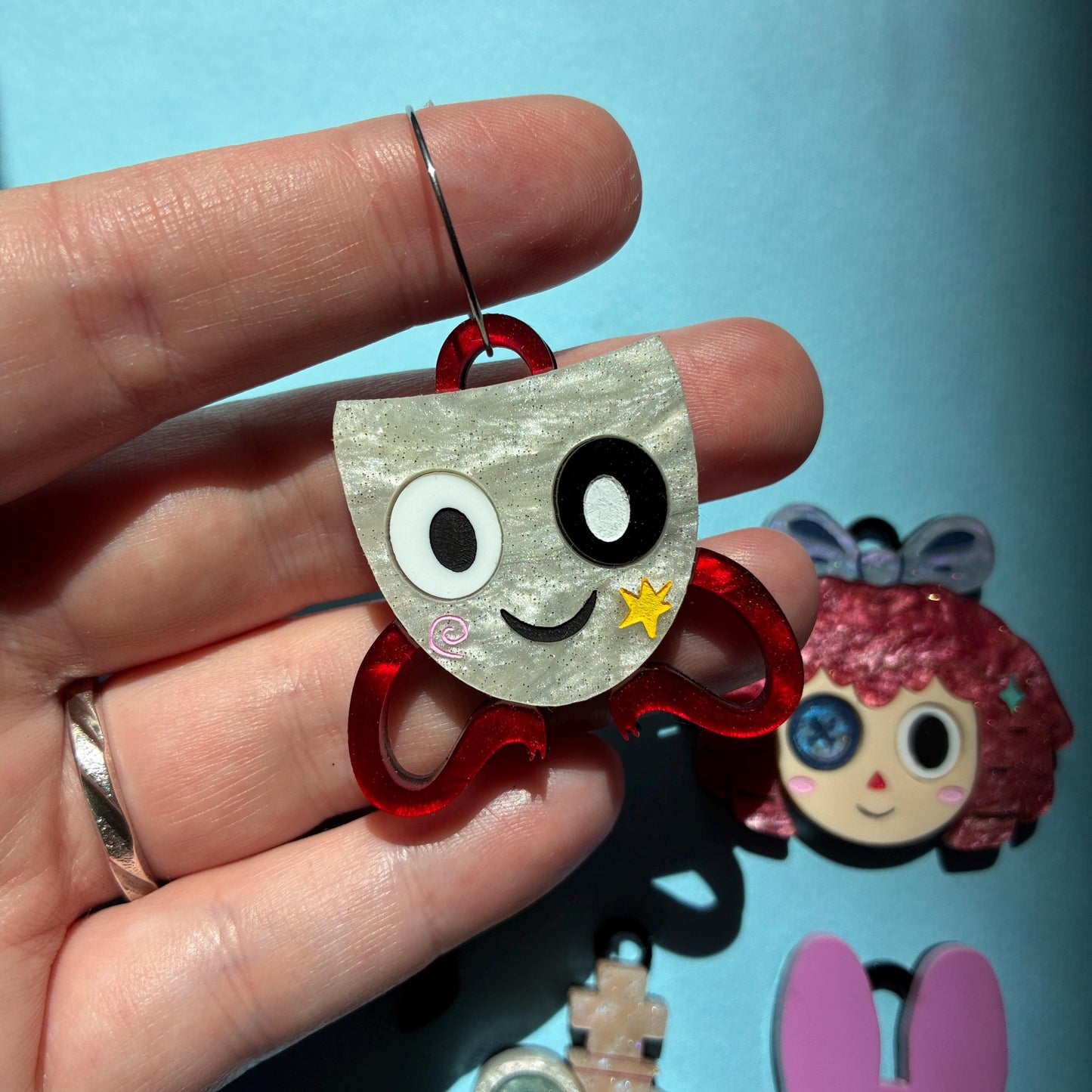 Pendientes fanart de The Amazing Digital Circus - Pendientes Acrílicos de Pomni, Jax, Ragatha, Gangle y Kinger