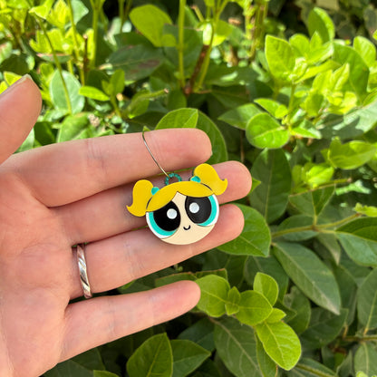 Pendientes fanart de Las Supernenas, hechos a mano y ligeros. Ideal para fans de The Powerpuff Girls. Montados y pintados a mano.